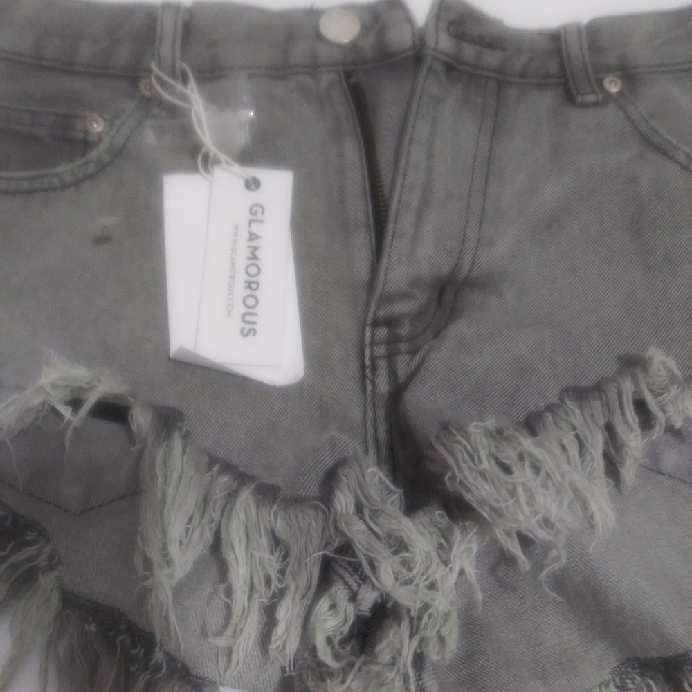 Shorts - Picture 4 of 4